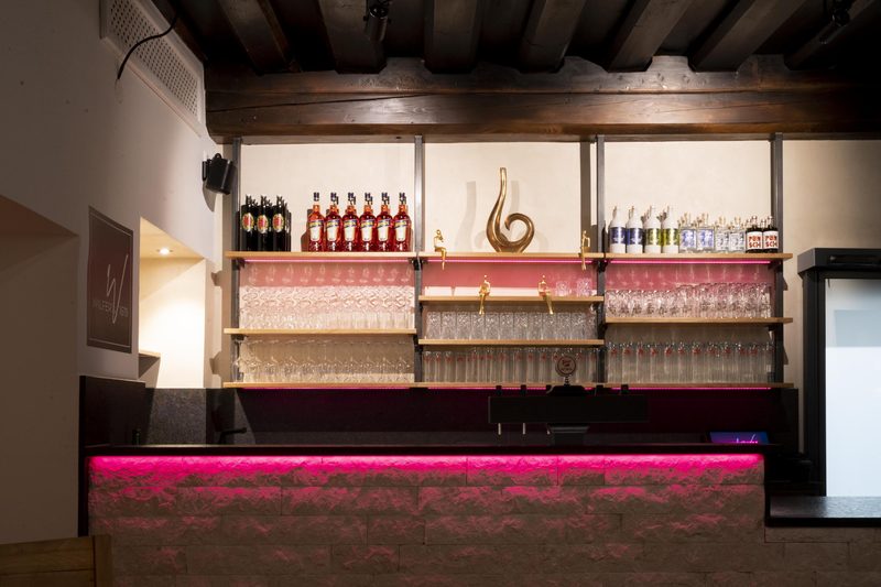 Die Bar am Abend