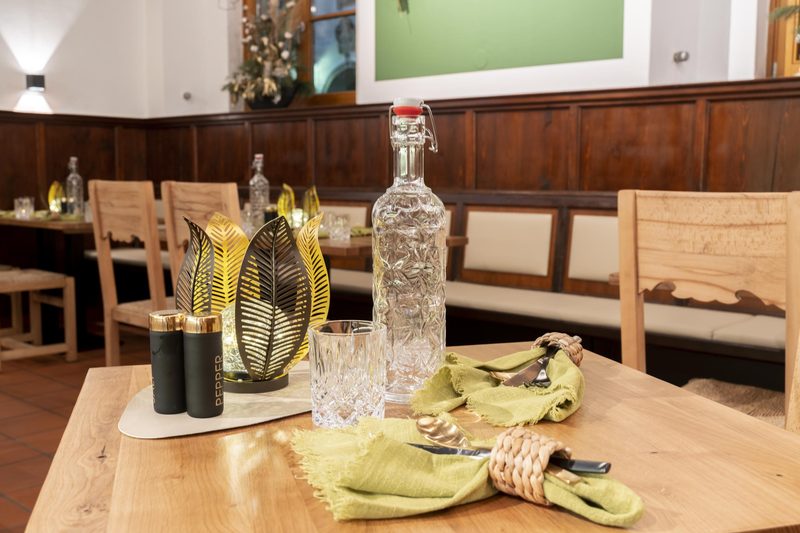 Gedeckter Tisch im Gastraum